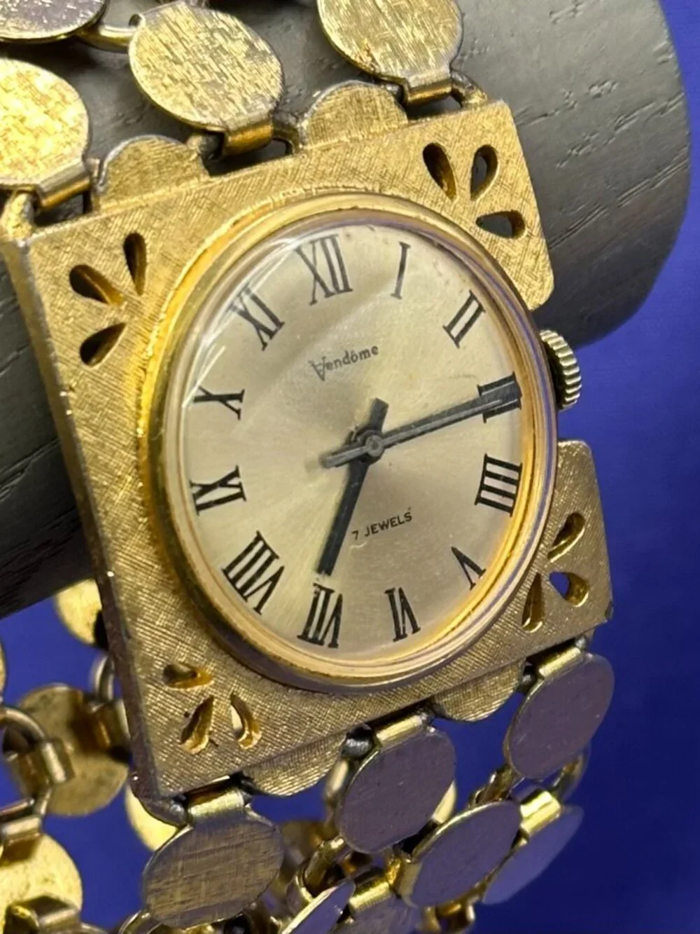 VTG Vendome Analog Watch 7-Jewel Wind-Up